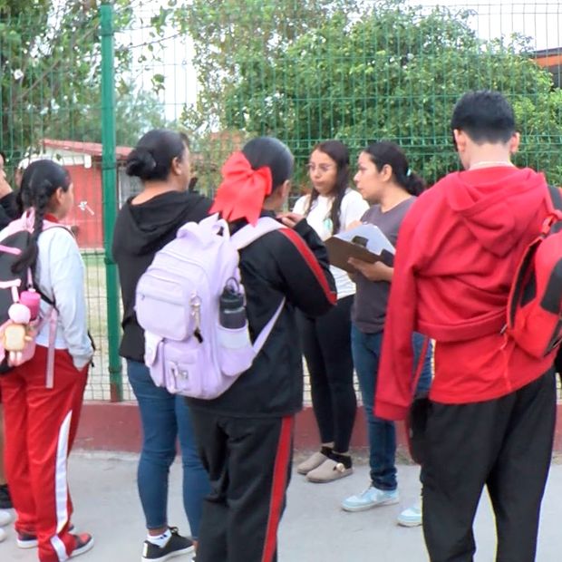 Se Manifiestan para Pedir Destitución de Maestra en Piedras Negras, Coahuila
